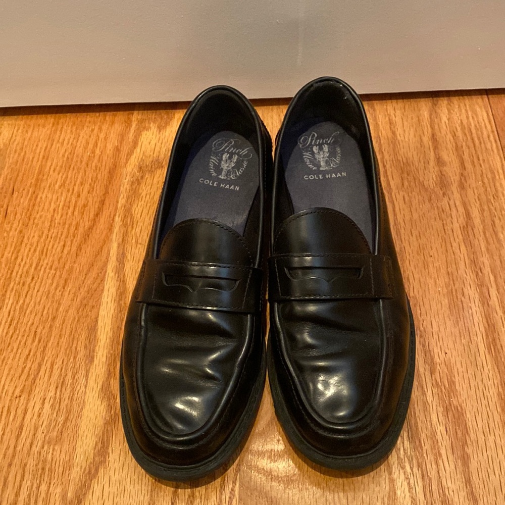 Cole Haan Classic Leather Loafers. black size 9B only worn at the office!